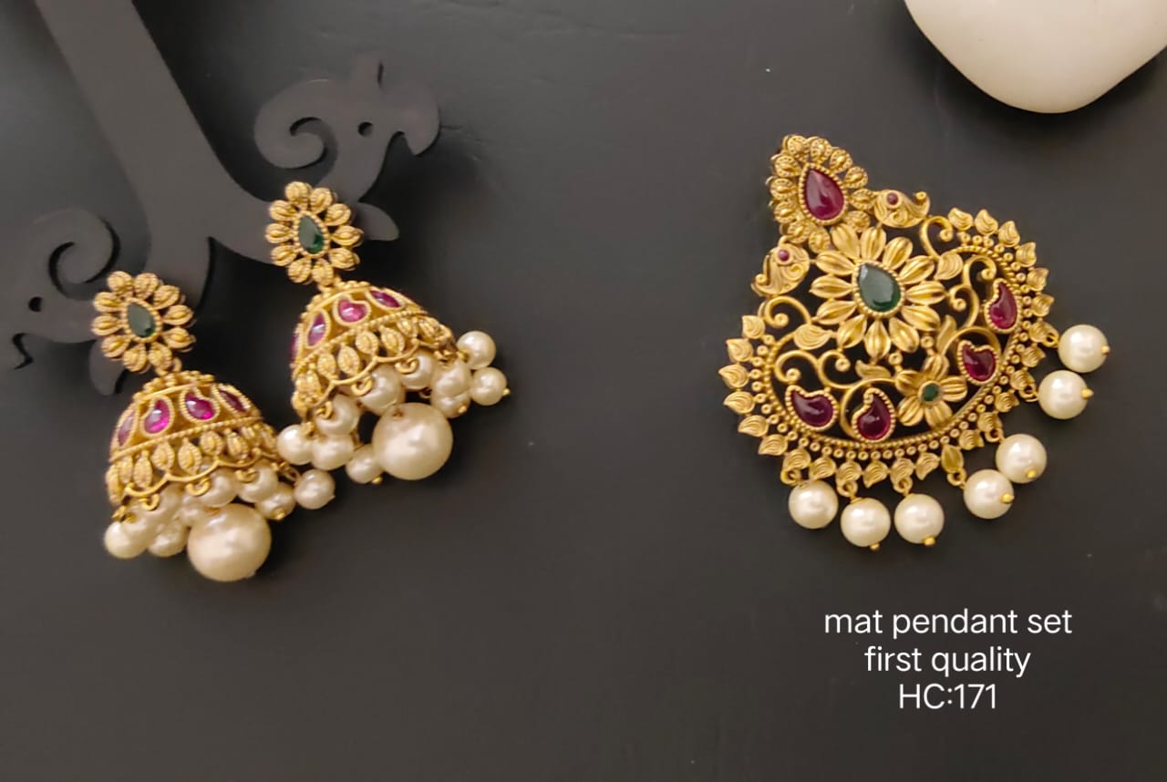 Temple Jewellery Earrings -Jhumkas in 22K Gold -Indian Gold Jewelry -Buy  Online