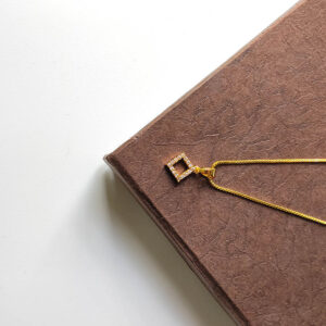 Luminous Necklaces White American Diamond Rhombus Shaped Gold Plated Pendant Necklaces with Very Nice Box Chain for Girls and Women
