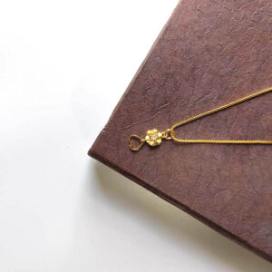 Love Hanging Single White Stone Pendant Necklace with Nice Looking Box Chain for Kids Girls Kids and Women