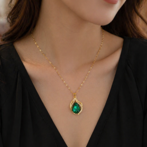 Luxury Gold Teardrop Emerald Pendant Necklace
