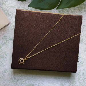Loving Round Pendant Necklace Heart Shaped Small White Multi Diamond Stone Narrow Curb Chain Simple Necklace for Teenage Girls and Women